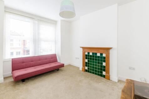 LONG LET. Set on the first floor, this lovely 2 bedroom flat boasts bright and airy interiors, a private Garden and an excellent location in the heart of Tooting.