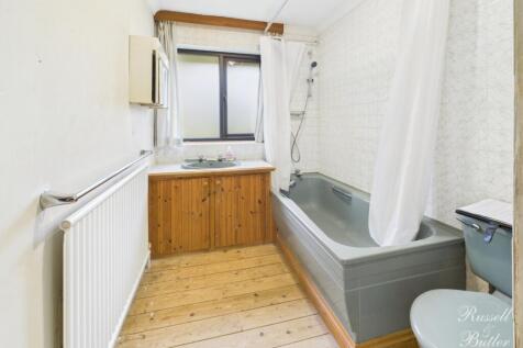 CAM02127G0-PR0352-STILL010