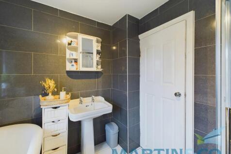 CAM01870G0-PR0147...