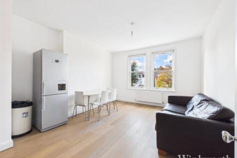 3 Bedroom Flat in W5 3PS