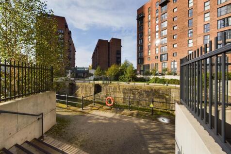 CAM01231G0-PR0080-STILL027