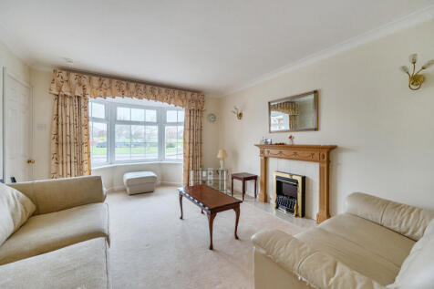 1385811-16-693c01...