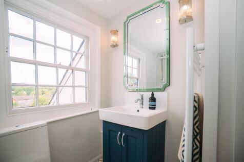 13 Southgate Street [Ensuite Shower Room].jpg