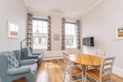 Lounge/Kitchen