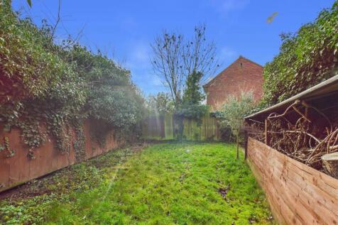 CAM05193G0-PR0094-STILL003.jpg