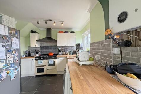 Cockington Walk 14 - Kitchen 2.jpg