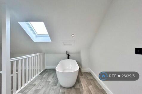 Freestanding Bath And Mixer Tap