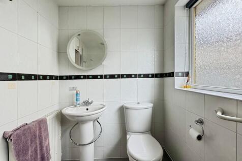 37569c7e-D-4E8C-B...