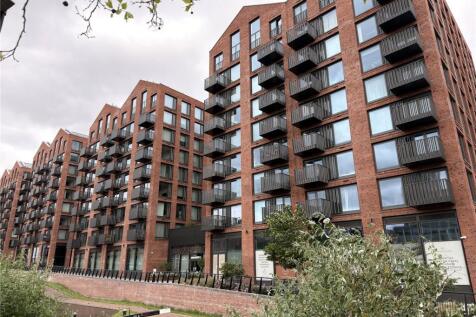 Luxury One-Bedroom Apartment | Exceptional Resident Amenities | Glasswater Locks