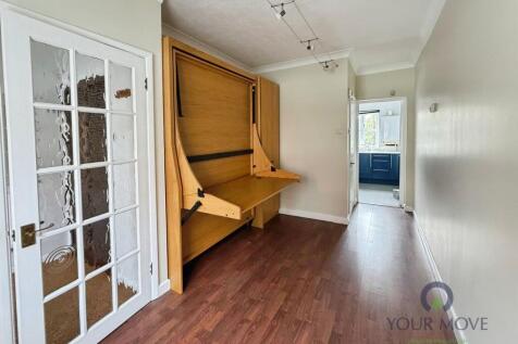 Living Room/Bedroom