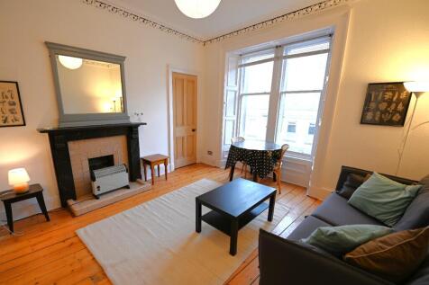Home Sweet Home is proud to present this traditional 1 bed, first floor flat located in the charming Abbey hill area. Furnished with white goods - Council Tax: B - Deposit: £1100 - Available from 21st
