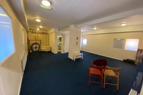 Office to rent in swallownest