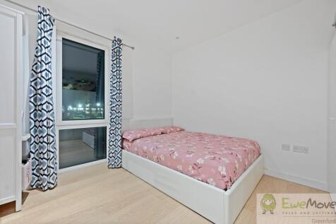 EWEMove - 6 Metropolitan Court - Bedroom3 (1)