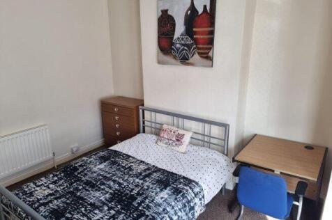 park-road-east-wv1-4pz-929062