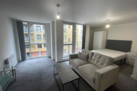 Available: 01/07/2026 Holding Fee: £190.38 Traditional Deposit: £951.92 Council Tax Band: TBC No Deposit Scheme Available (Reposit) Qube Residential are delighted to present this spacious 5th floor st