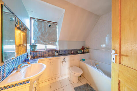 1376200-8-691c9d3...