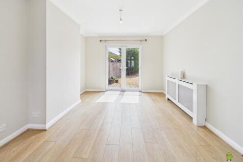 Presented by Clinton at EweMove Bexleyheath and Da