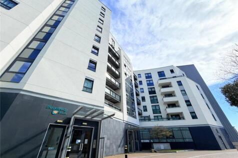 AVAILABLE 11/08/26, SPACIOUS ONE BEDROOM, ONE BATHROOM APARTMENT, POPULAR GATEWAY SOUTH DEVELOPMENT, ON-SITE GYM & 24 HOUR SECURITY/CONCIERGE.