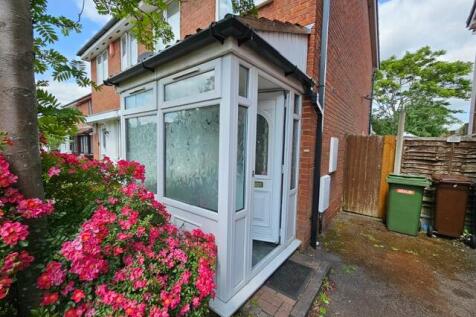 2 Bedroom Semi-Detached in WV6 0EW
