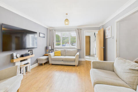 CAM04968G0-PR0044-STILL008