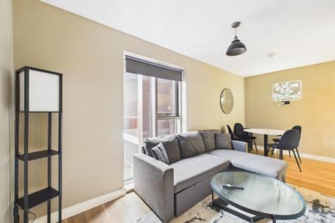 Belvoir Liverpool Central are pleased to offer this modern furnished studio apartment in Wolstenholme Square, in the heart of Liverpool. Features include a fitted kitchen, open plan lounge, double bed