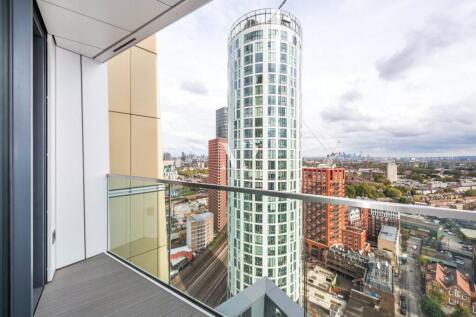 AMAZING LOCATION**LUXURY AMENITIES**Spacious and airy apartment, with two large bedrooms and two luxurious bathrooms. Conveniently located in the heart of london near several transportation links