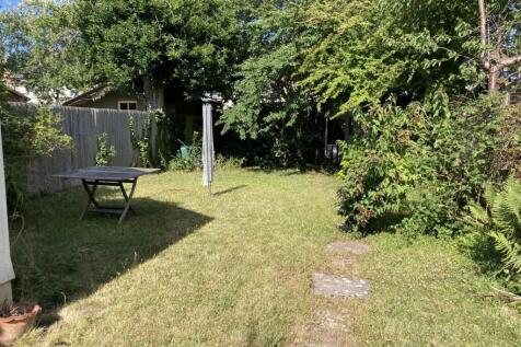 Rear garden 1.jpg