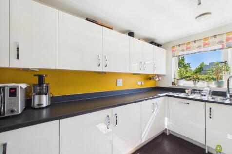 Presented by Nicoleta at EweMove Bexleyheath and