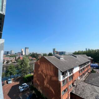 A well-presented studio apartment located in the Abito development at Salford Quays.