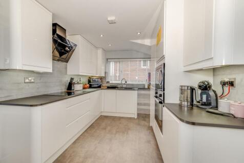 KITCHEN, DINER AND LIVING ROOM