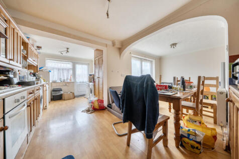 Kitchen / Dining