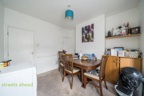 5a7cd2ea-3879-4e5...