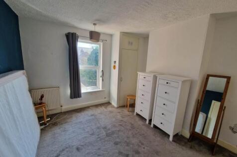 Rear Bedroom (1)