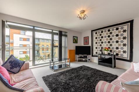 8697636-interior01.jpg