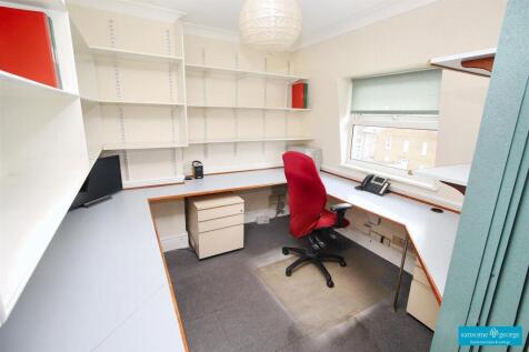 Bedroom / Office