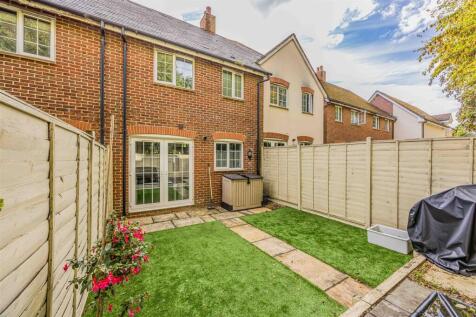 10 Letcombe Place, Horndean-Small-PorticoMarketing