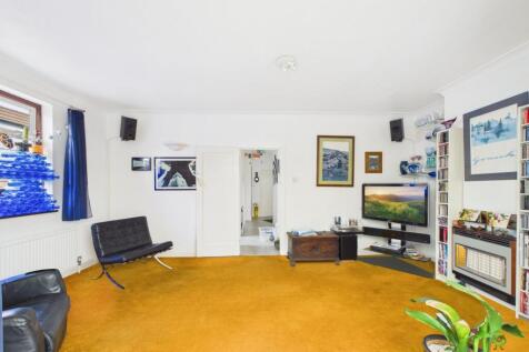 Presented by Nicoleta at EweMove Bexleyheath and