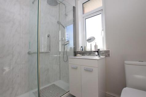 Bathroom.JPG