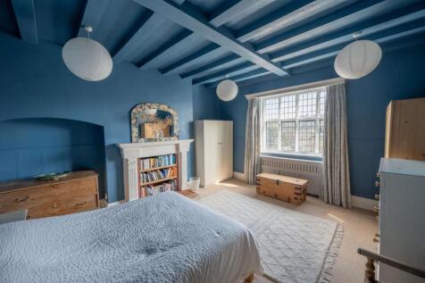 Main bedroom-1920.jpg