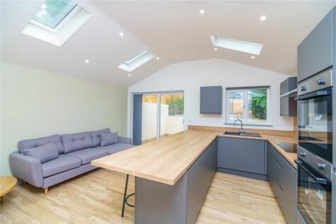1 Bedroom Terraced in HD4 6DA