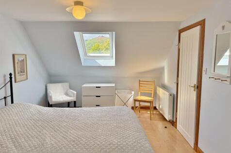 Wellingtonia Bedroom 1