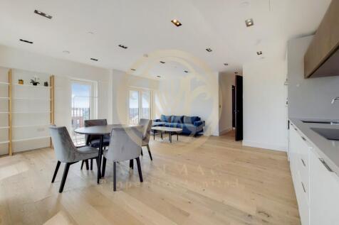 Bright and spacious fifth floor 2-bedroom 2-bathroom in modern development Keybridge Tower in the heart of Vauxhall with excellent amenities and transport links.
