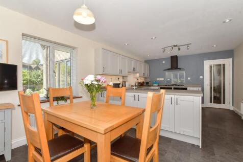 Kitchen/ Breakfast Room