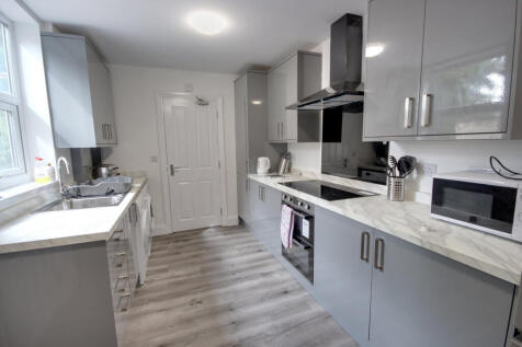 5 Bedroom House in DH1 4QF