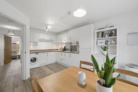 Kitchen/ Dining Room