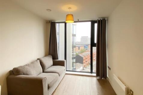 Let UK Home are excited to offer this spectacular one bedroom apartment in the heart of The Bank Tower in Birmingham. The apartments provide a full range of high-end services for residents, including