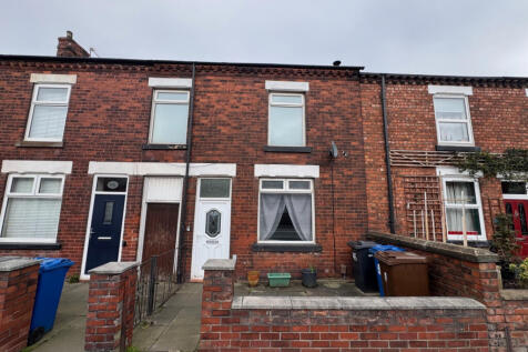 3 bed terraced house for sale Atherton Road, Hind