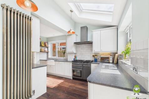 CAM03778G0-PR0235-STILL012