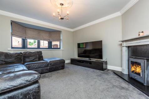 The Chimneys Park Street Worksop S80 1HH-27.jpg