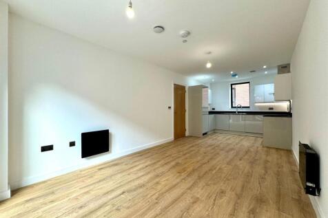 Living room pic 2.jpeg